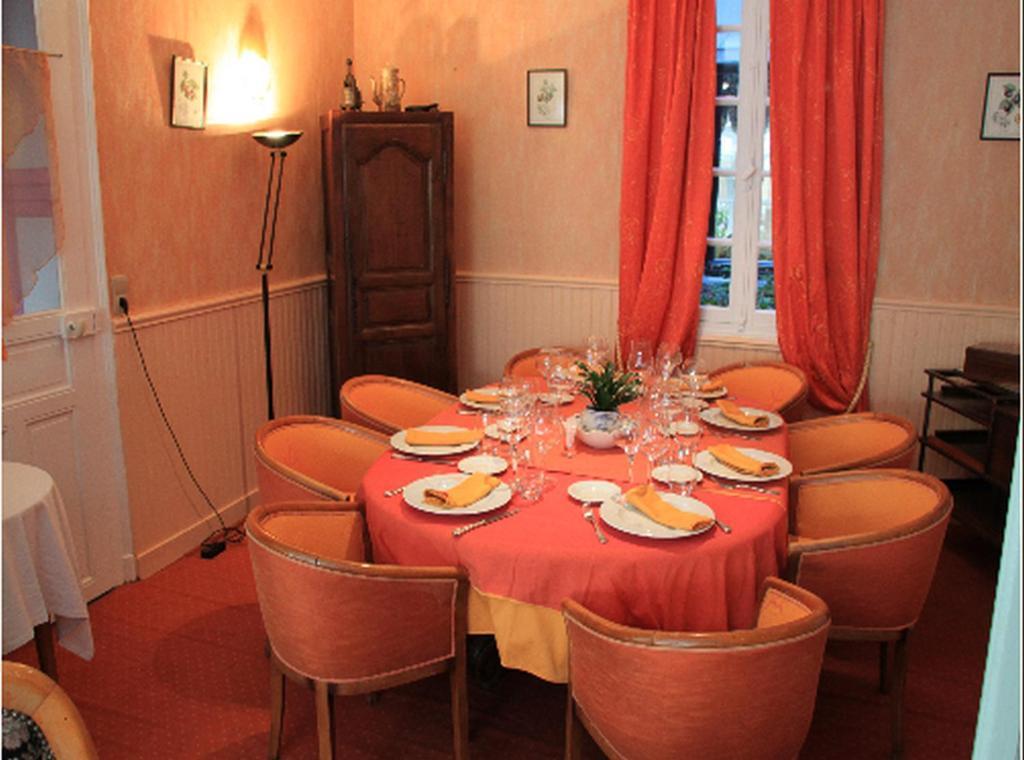 Logis Hotel Et Restaurant Du Dauphin Sées Buitenkant foto